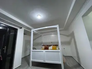 Canopy Bed With Mattress