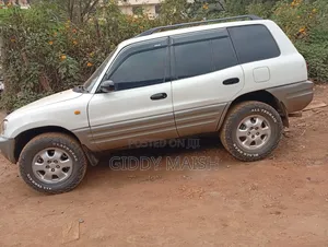 Toyota RAV4 Automatic 2000 Silver