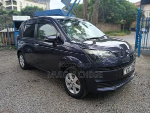 Toyota Spade 2015 Purple