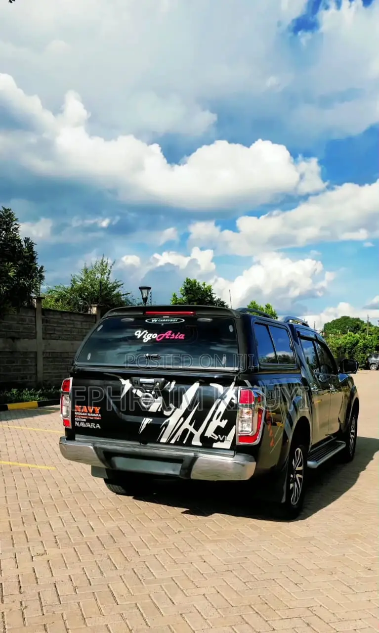 Nissan Navara 2019 Black
