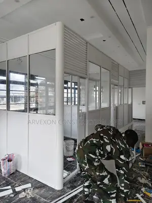 Modern Office Partitioning Services | Glass Aluminium Partition