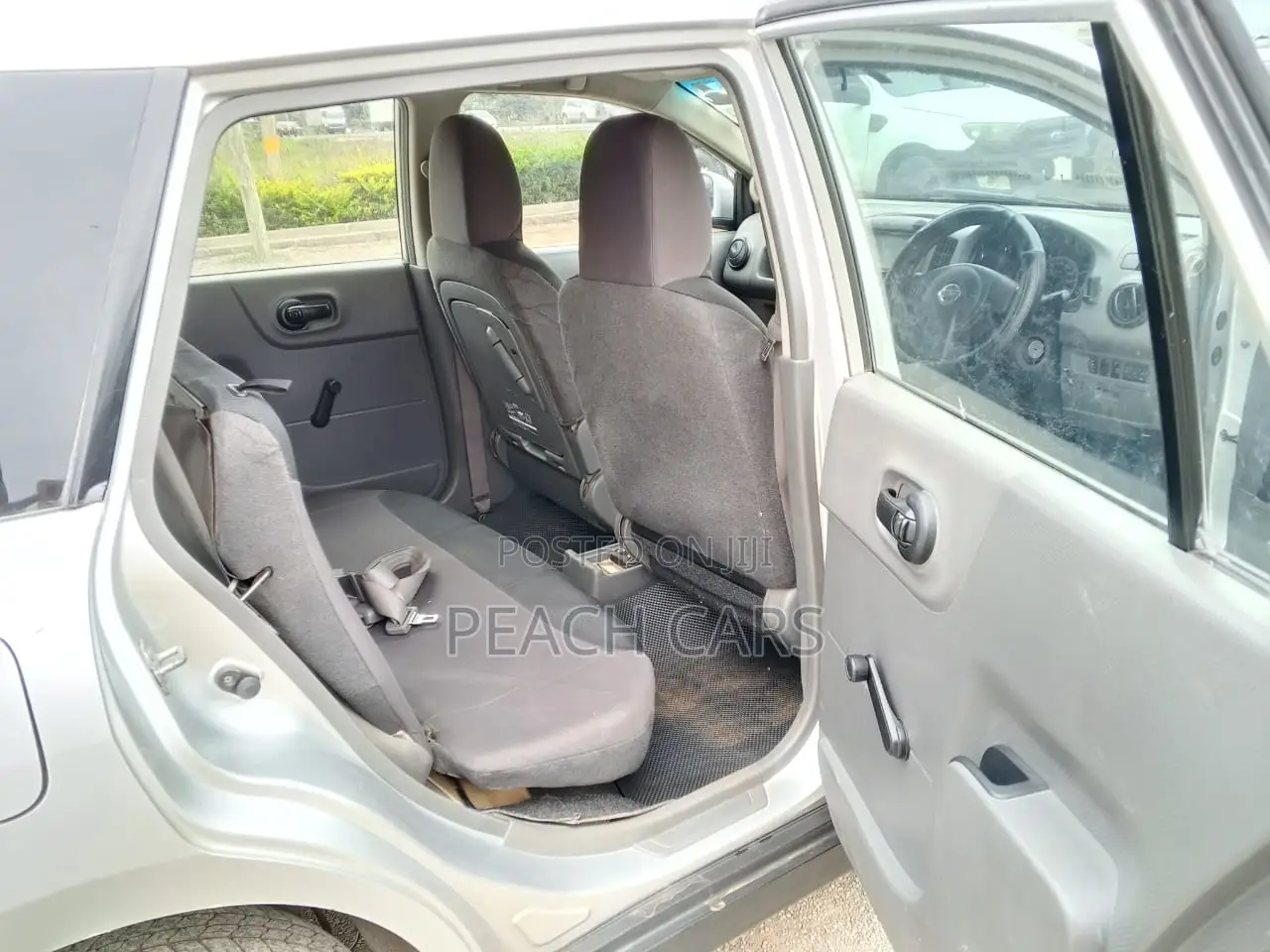Nissan Advan 2013 Silver