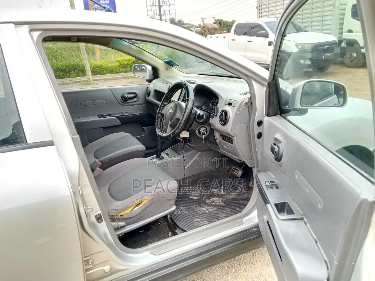 Nissan Advan 2013 Silver