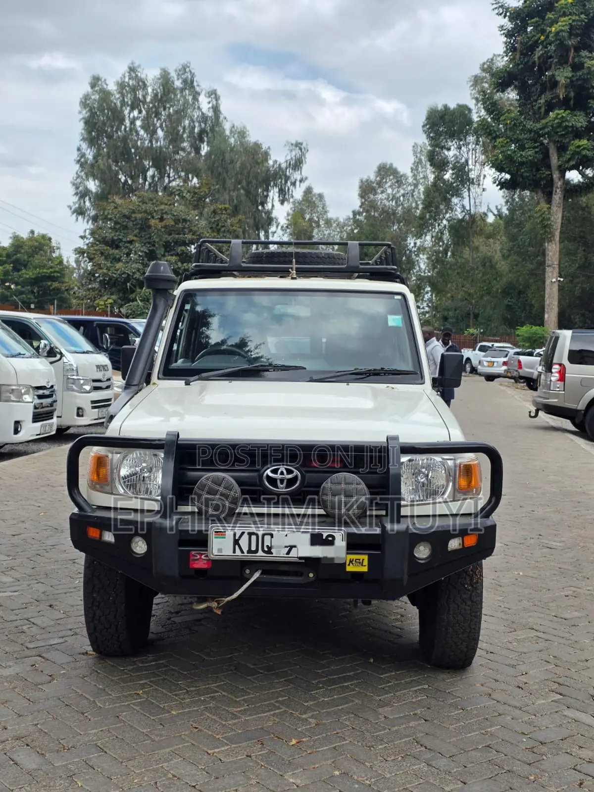 Toyota Land Cruiser 2016 White