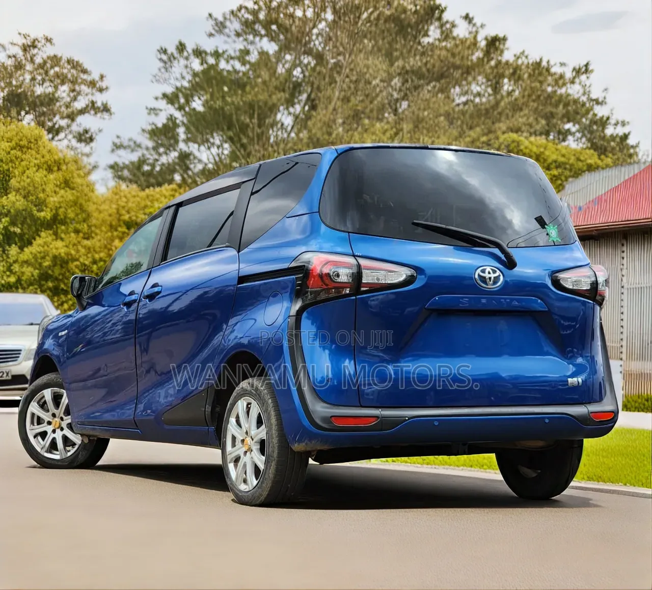 Toyota Sienta 2019 Blue
