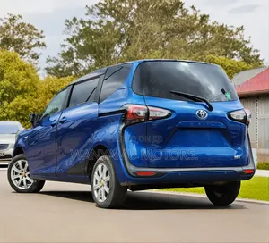 Toyota Sienta 2019 Blue