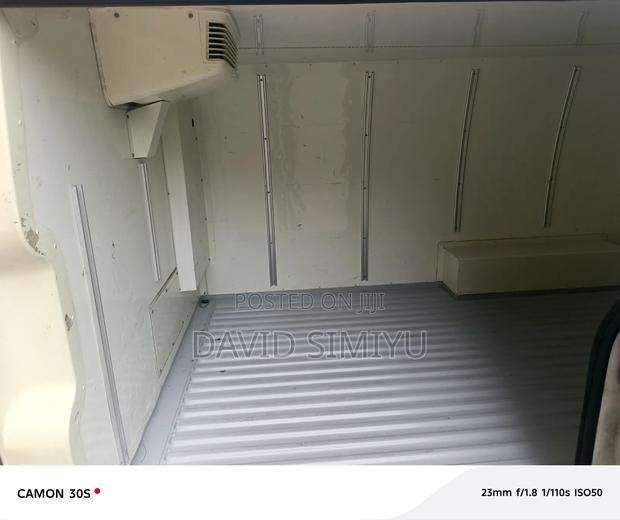 Toyota HiAce 2019 White - thumbnail 5
