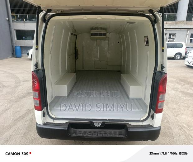 Toyota HiAce 2019 White - thumbnail 6