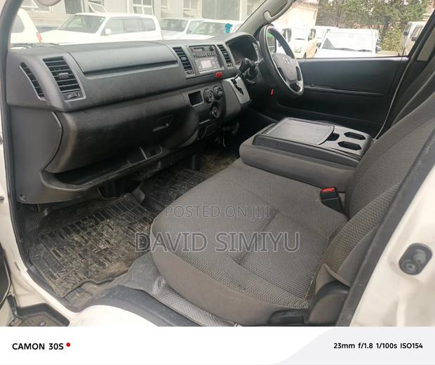 Toyota HiAce 2019 White - thumbnail 8