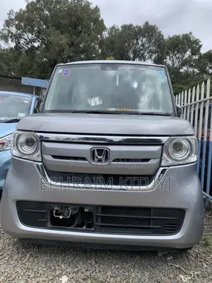 Honda N-Box 2019 Silver