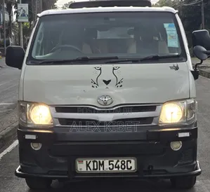 Toyota HiAce 2016 White