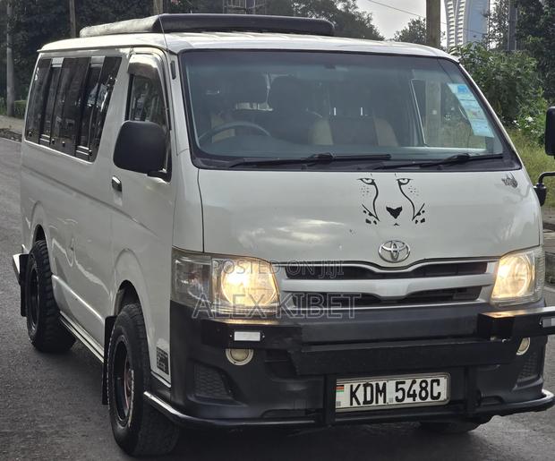 Toyota HiAce 2016 White - thumbnail 2