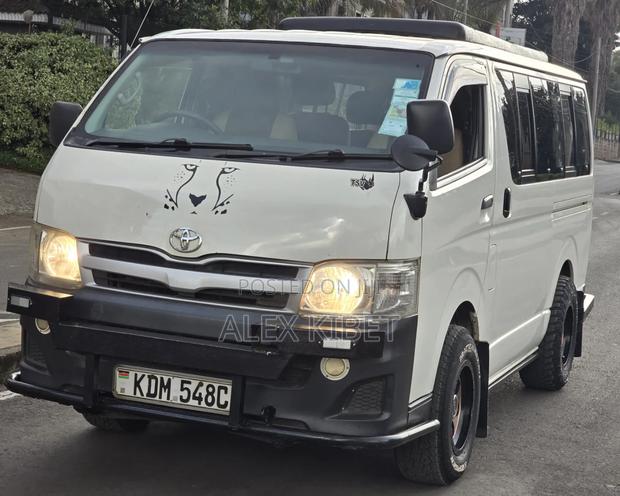 Toyota HiAce 2016 White - thumbnail 3