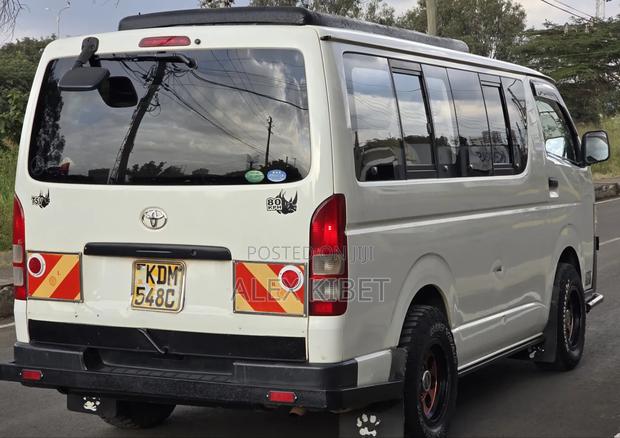 Toyota HiAce 2016 White - thumbnail 5