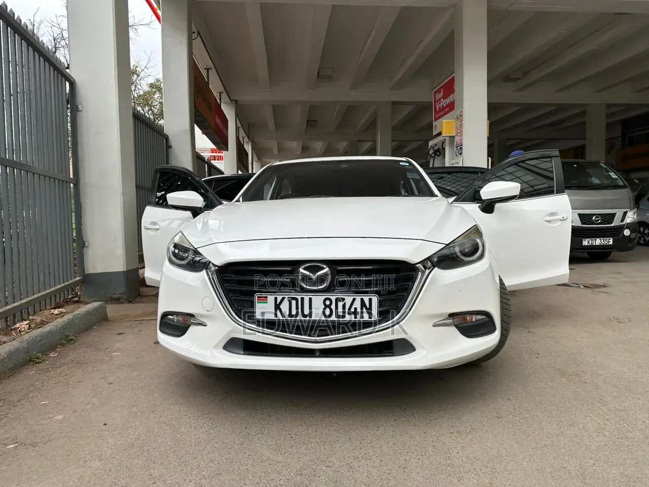 Mazda Axela 2017 Pearl