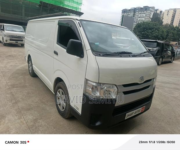 Toyota HiAce 2019 White - thumbnail 15