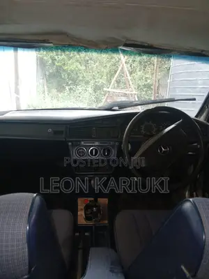 Mercedes-Benz 190 1984 Silver