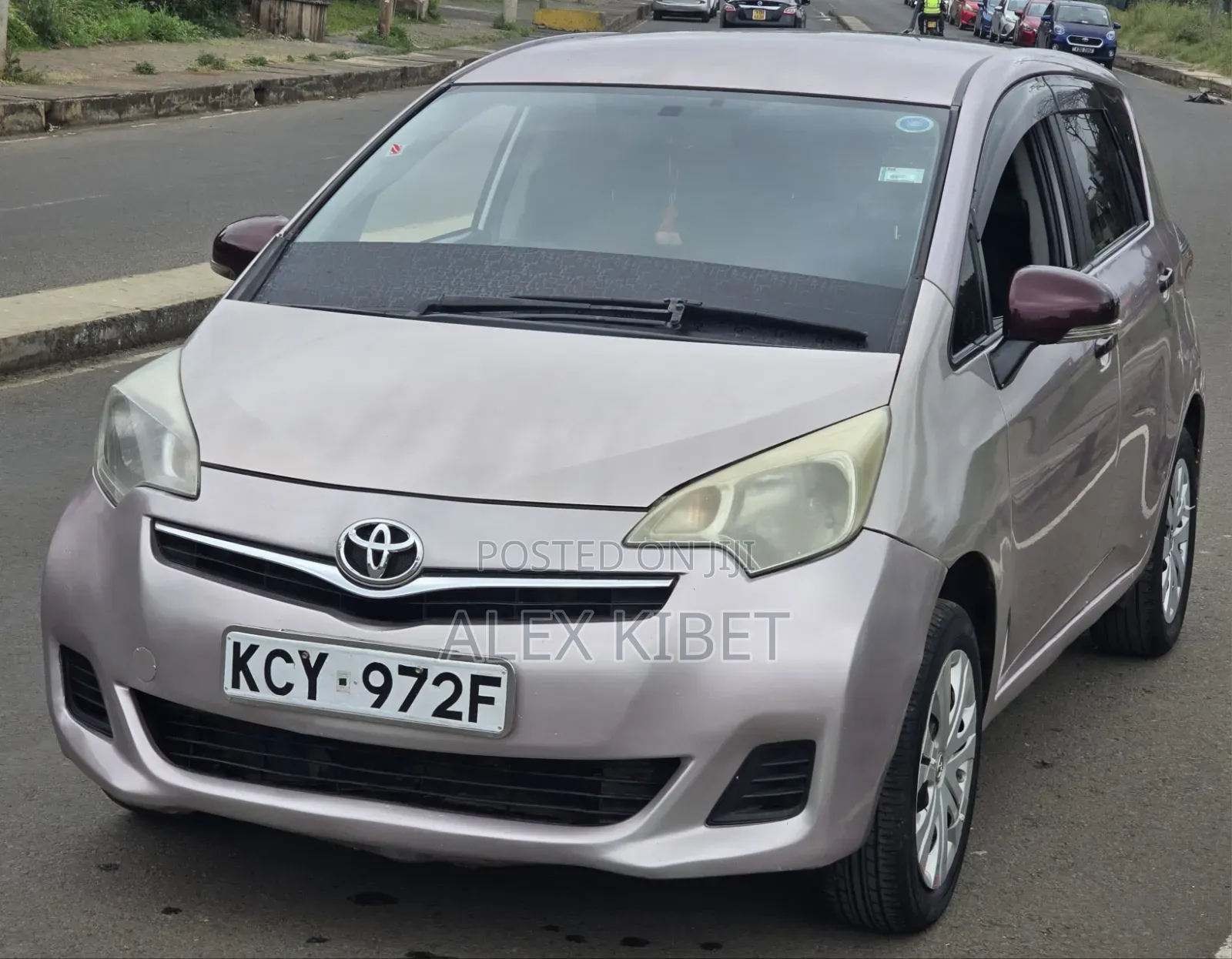 Toyota Ractis 2012