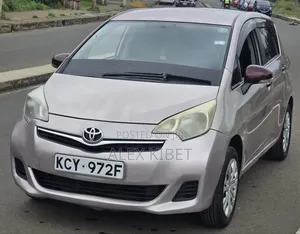 Toyota Ractis 2012