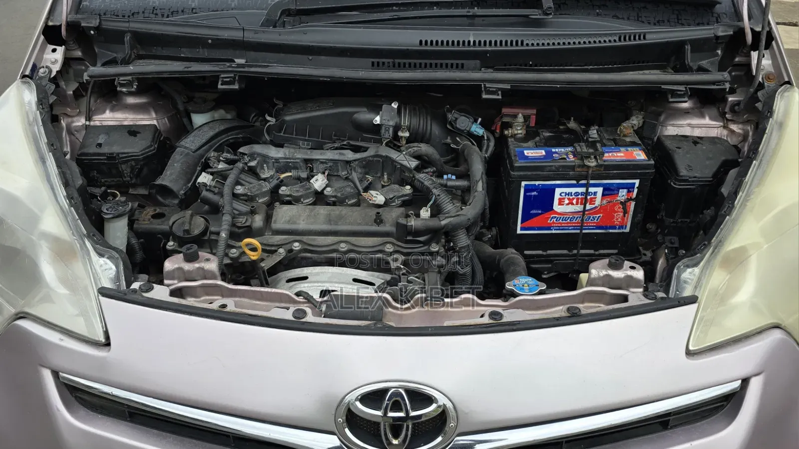 Toyota Ractis 2012