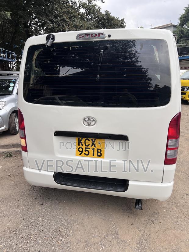 Toyota HiAce 2013 White - thumbnail 3