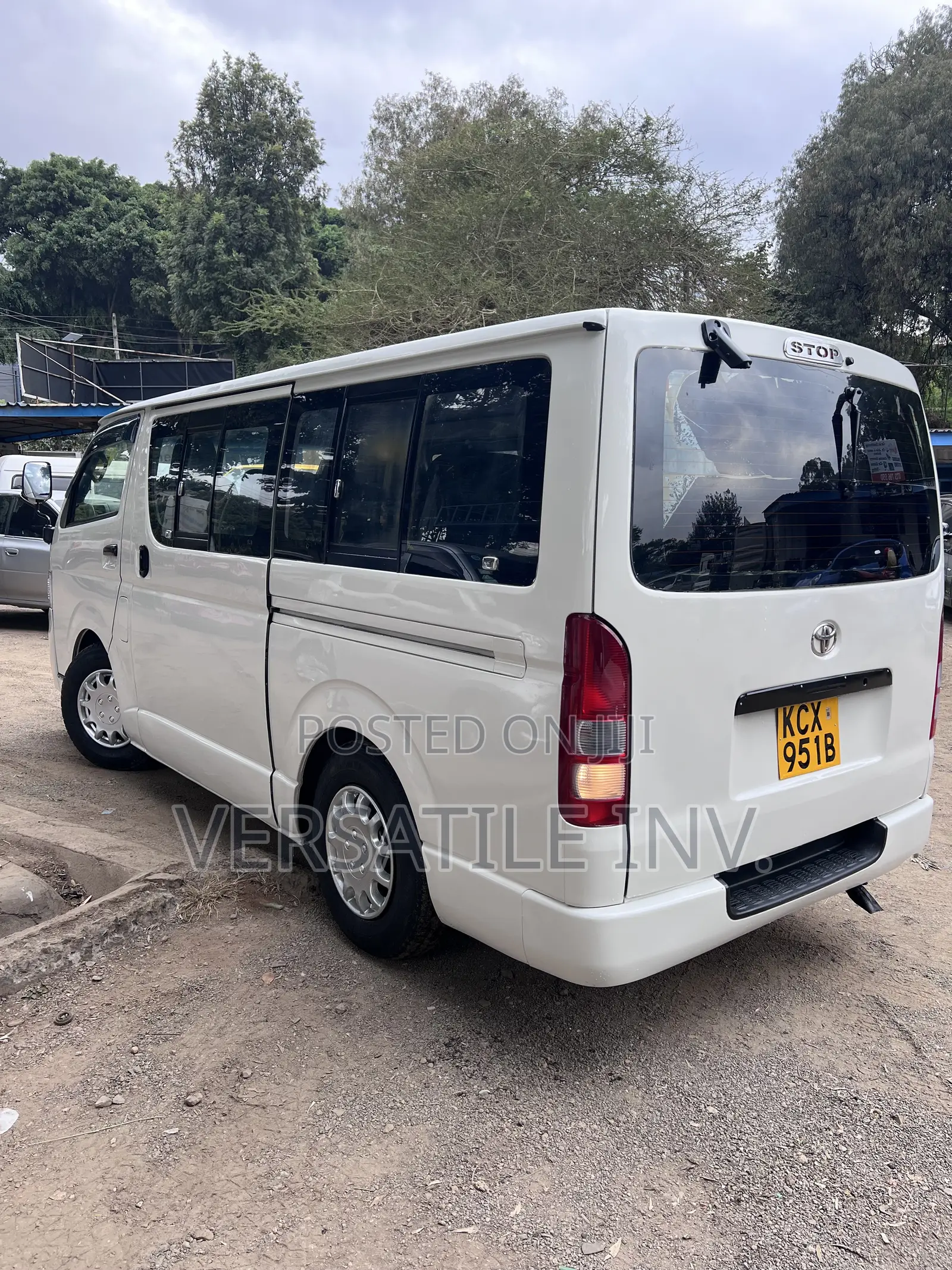 Toyota HiAce 2013 White