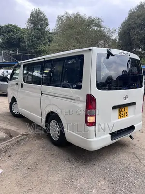 Toyota HiAce 2013 White