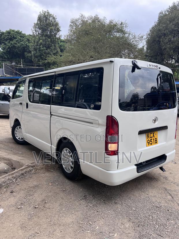 Toyota HiAce 2013 White - thumbnail 4