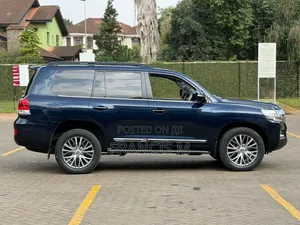 Toyota Land Cruiser 2016 Blue