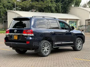 Toyota Land Cruiser 2016 Blue