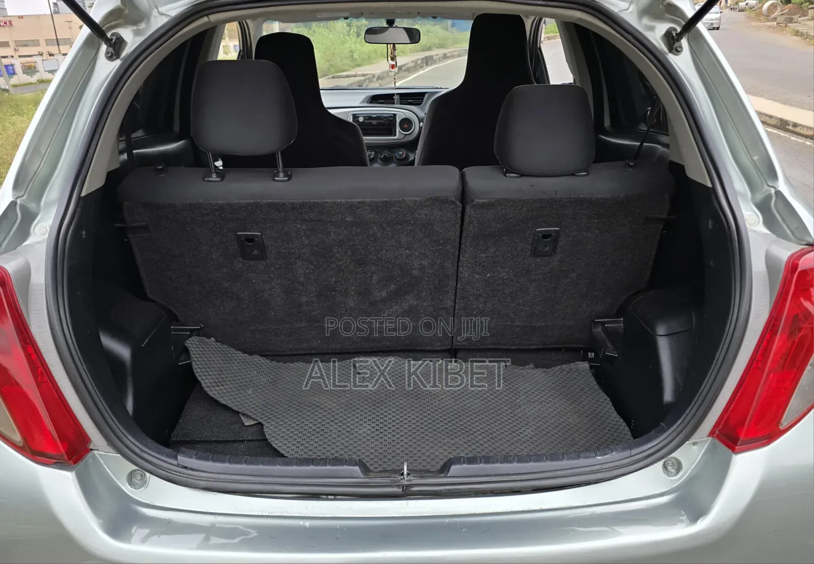 Toyota Vitz 2011 Green