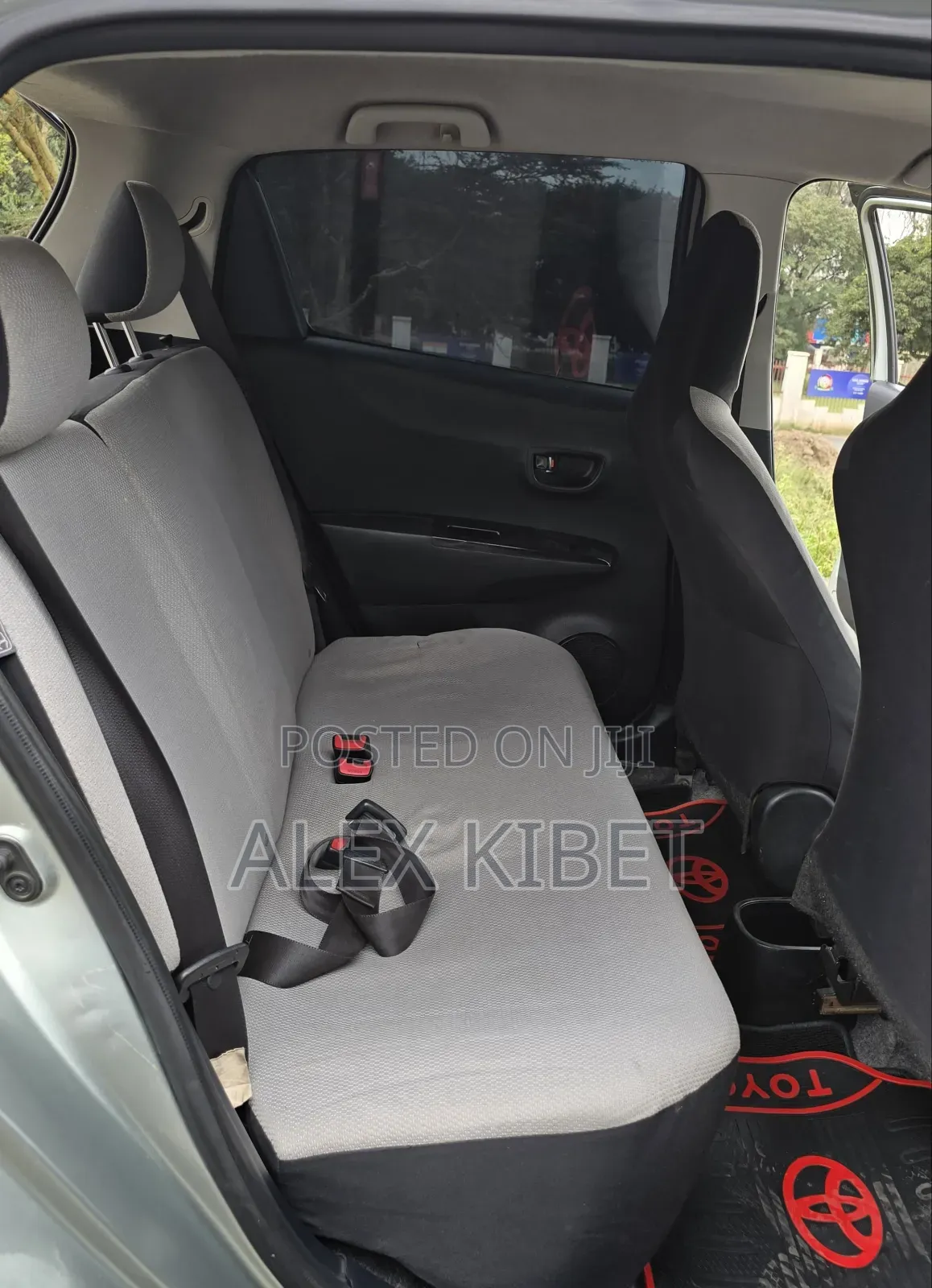 Toyota Vitz 2011 Green