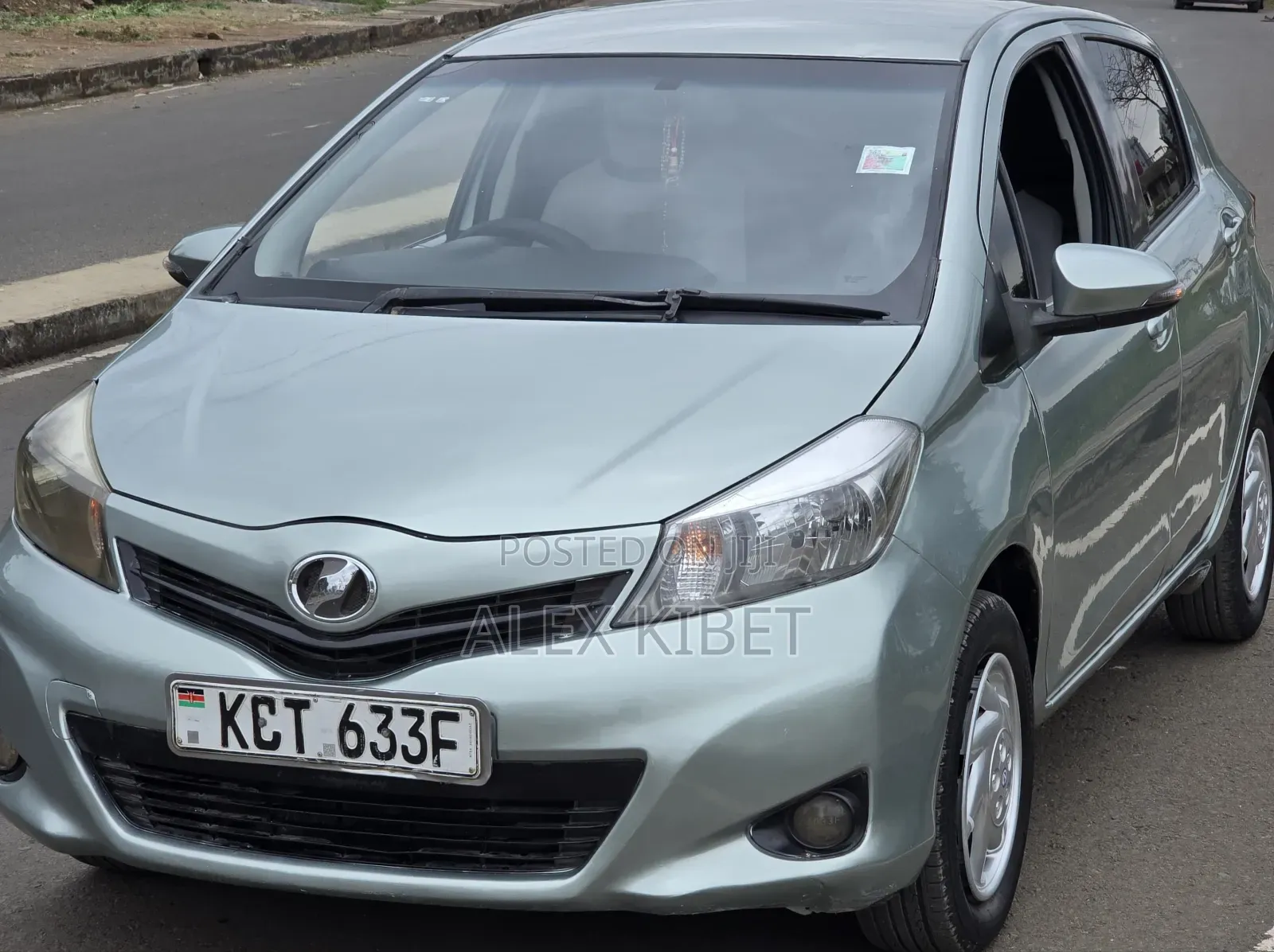 Toyota Vitz 2011 Green