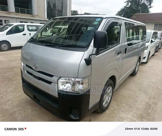 Toyota HiAce 2018 Silver