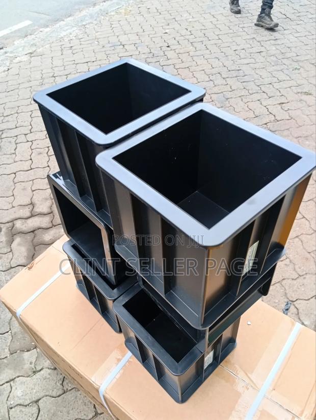 Laboratory Plastic Concrete Cube Moulds