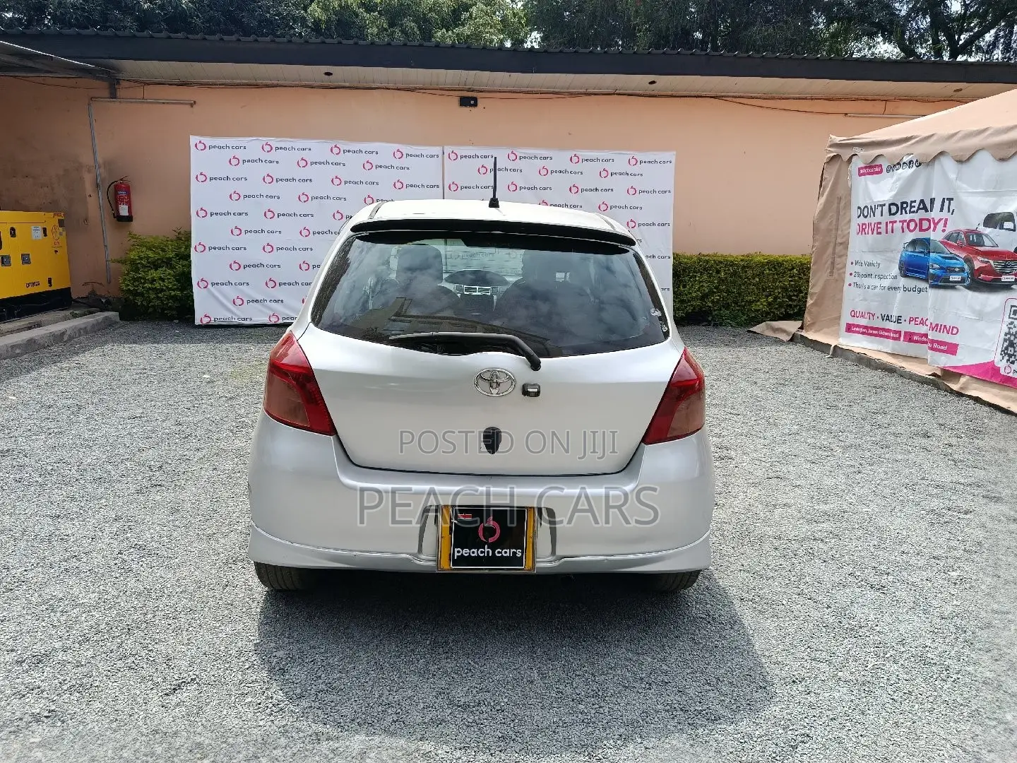 Toyota Vitz 2005 Silver