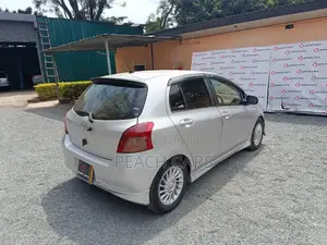 Toyota Vitz 2005 Silver
