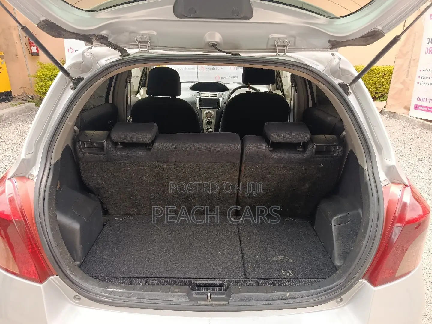 Toyota Vitz 2005 Silver