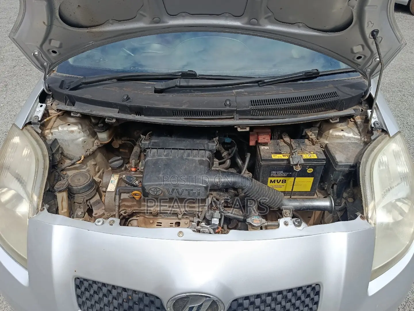 Toyota Vitz 2005 Silver