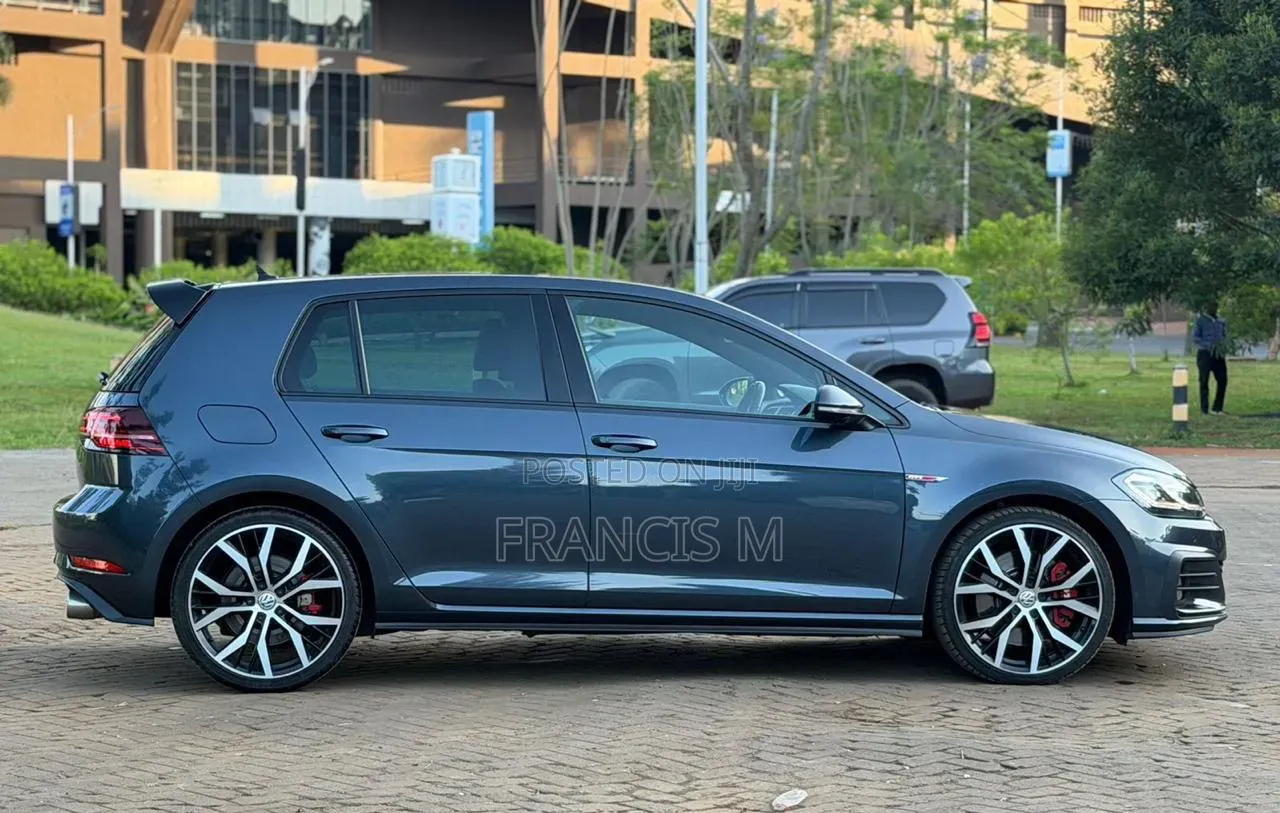 Volkswagen Golf 2019 Blue