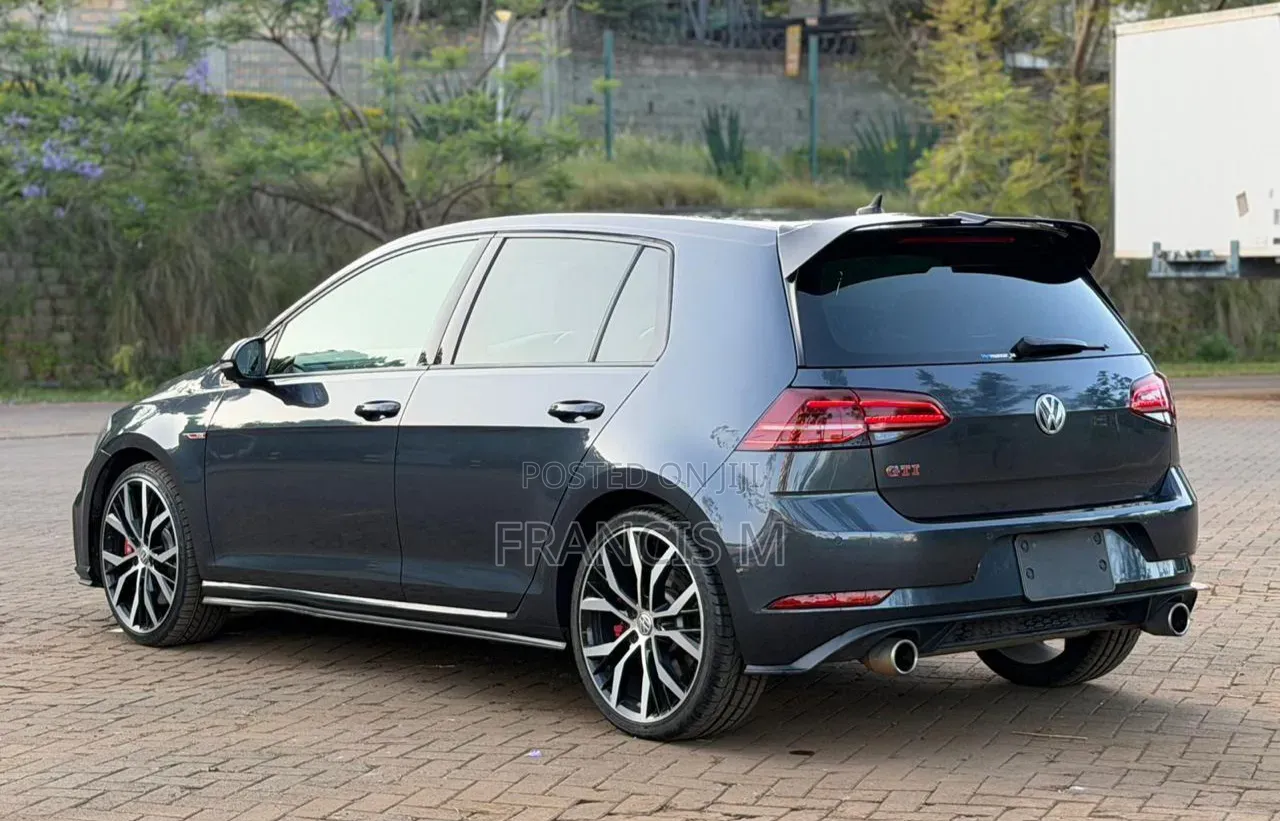 Volkswagen Golf 2019 Blue