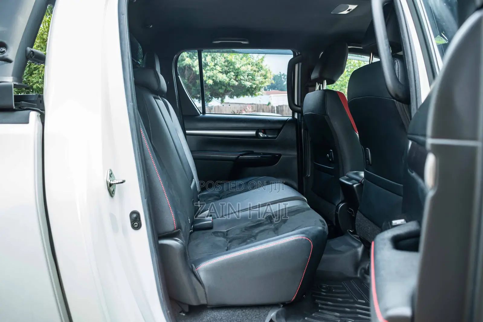 Toyota Hilux 2022 White