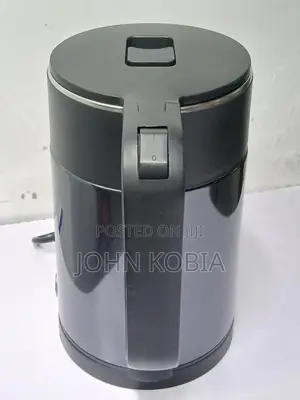 Electric Kettle – Sleek Black With One-Touch Operation