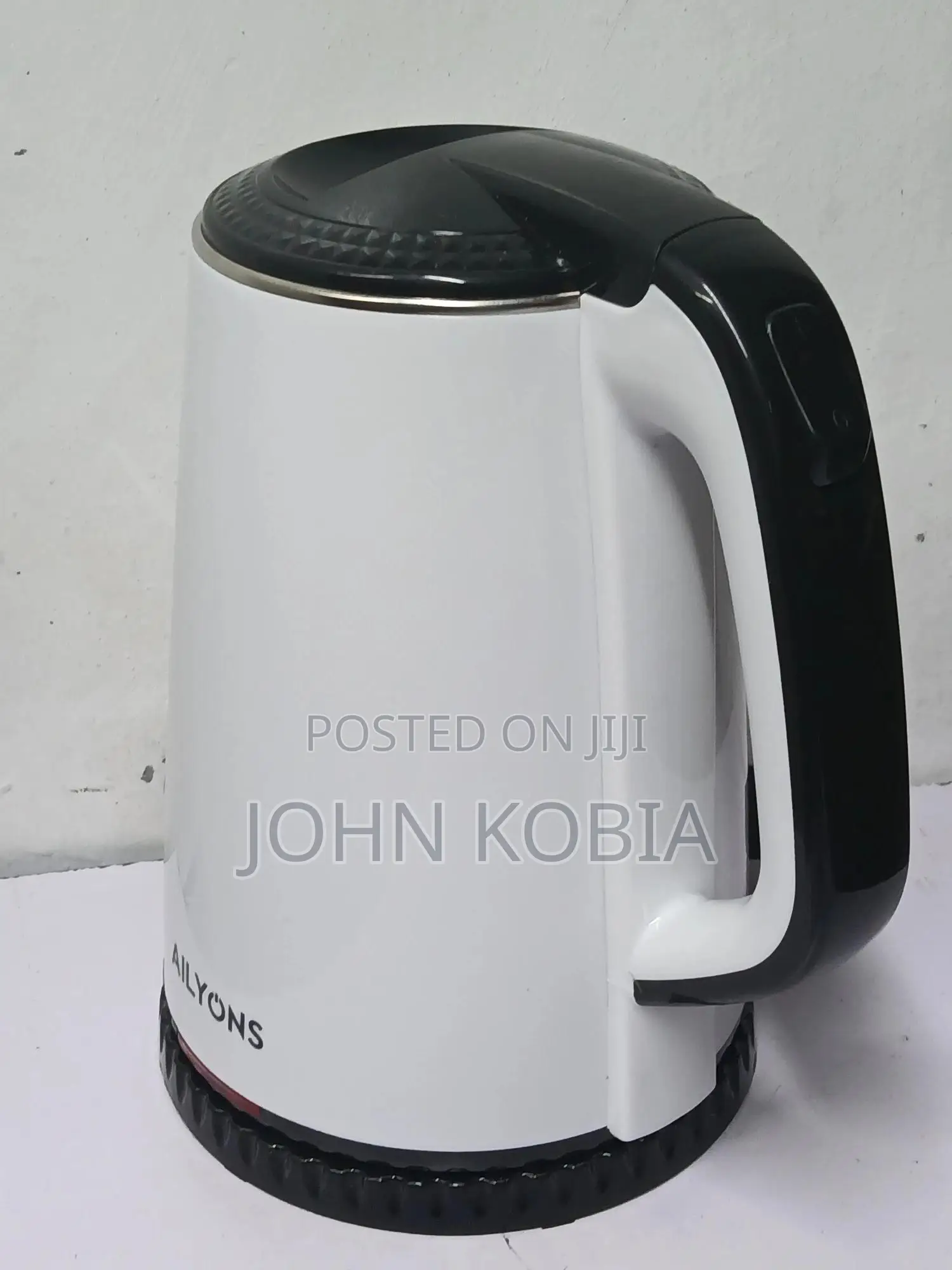 White 1.8l Electric Kettle – Stainless Steel Interior
