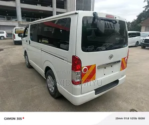 Toyota HiAce 2018 White