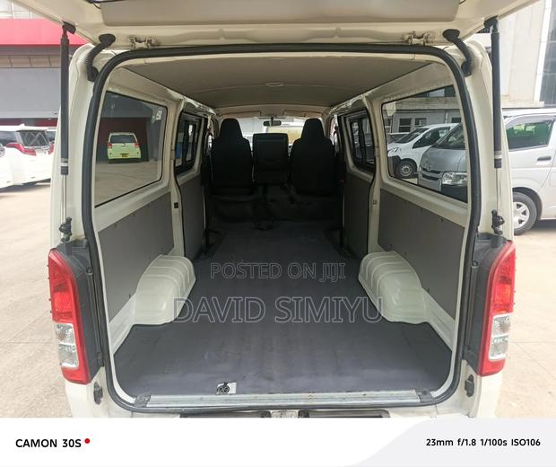 Toyota HiAce 2018 White - thumbnail 5