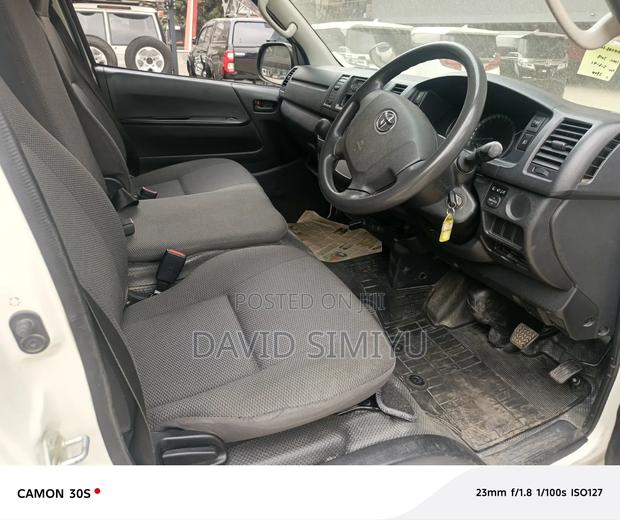 Toyota HiAce 2018 White - thumbnail 8