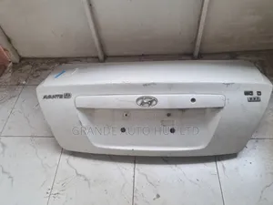 Hyundai Avante Boot/Tailgate