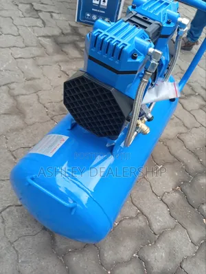 Maxmech 25-Litre Oil-Less Silent Air Compressor.