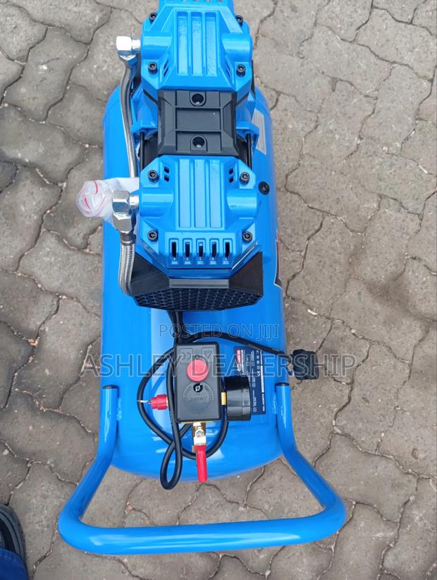 Maxmech 25-Litre Oil-Less Silent Air Compressor. - thumbnail 3
